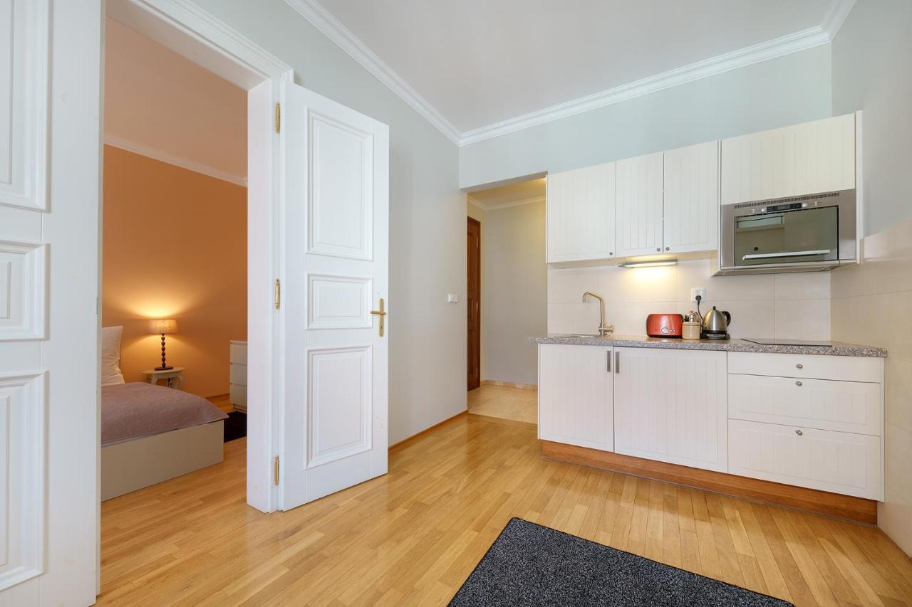 Hunger Wall Residence Прага Екстер'єр фото